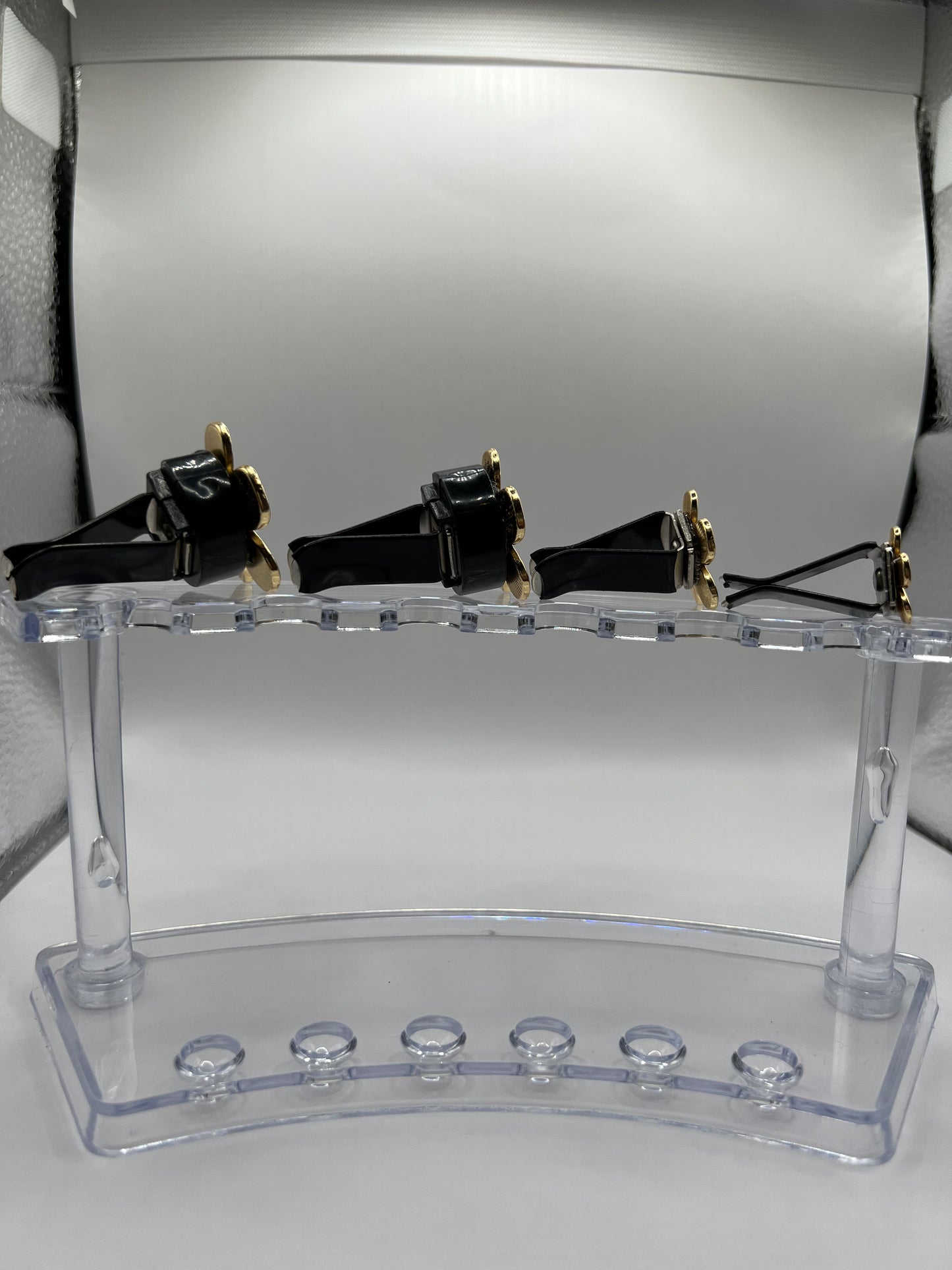 White & Gold Flower Car Vent Clip